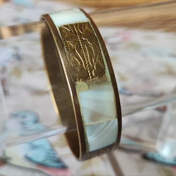 Brass Embossed Engraved Scroll Pattern Shell Tiled Bangle Bracelet Bohemian - Picture 4 of 7
